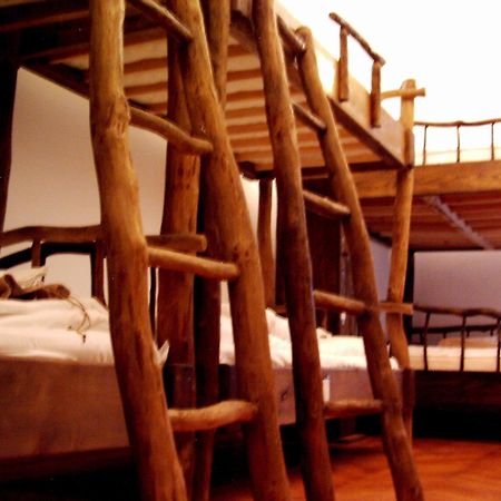 Ghostel - Medieval Hostel Lviv Ngoại thất bức ảnh