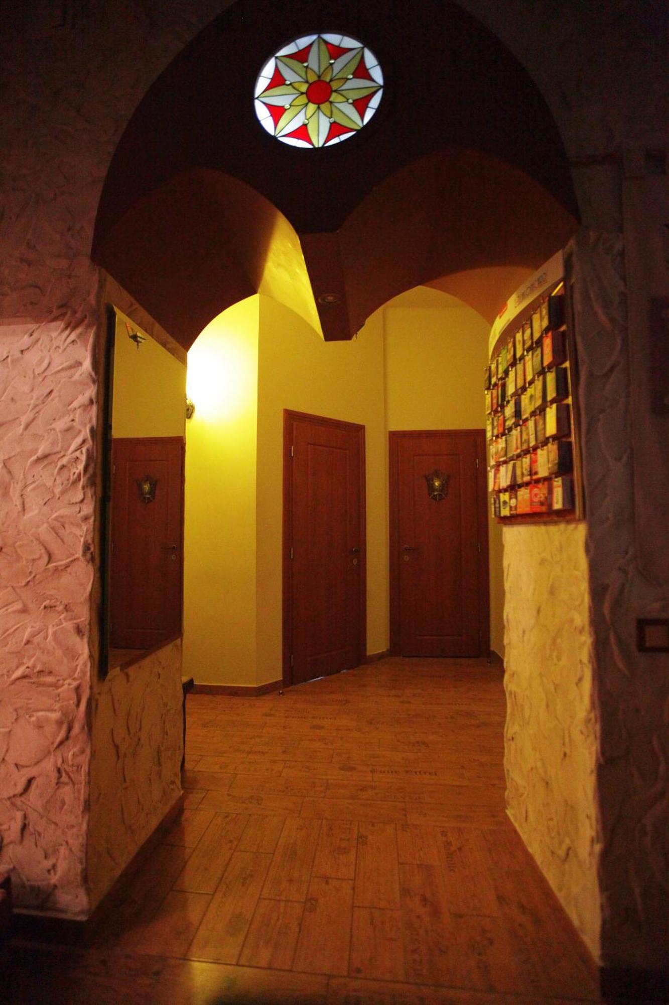 Ghostel - Medieval Hostel Lviv Ngoại thất bức ảnh