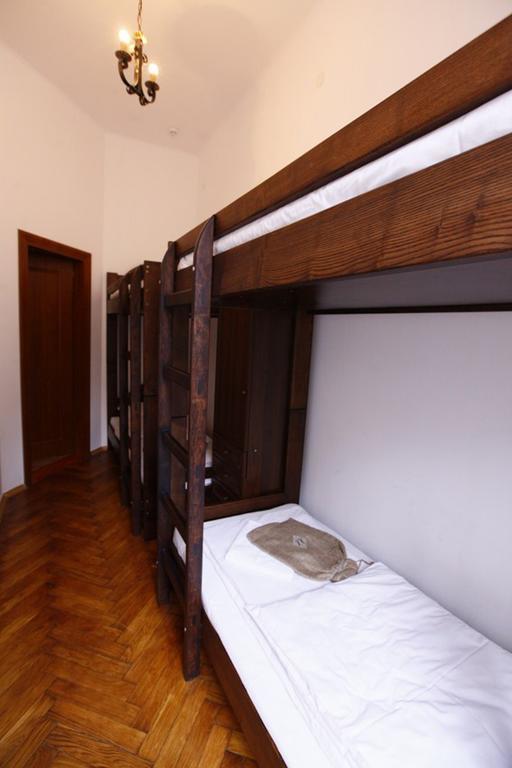 Ghostel - Medieval Hostel Lviv Ngoại thất bức ảnh