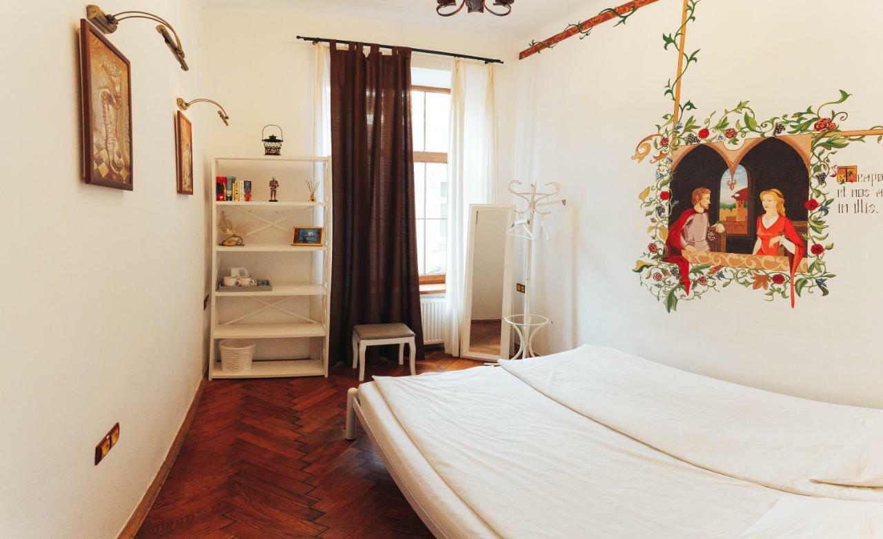 Ghostel - Medieval Hostel Lviv Ngoại thất bức ảnh