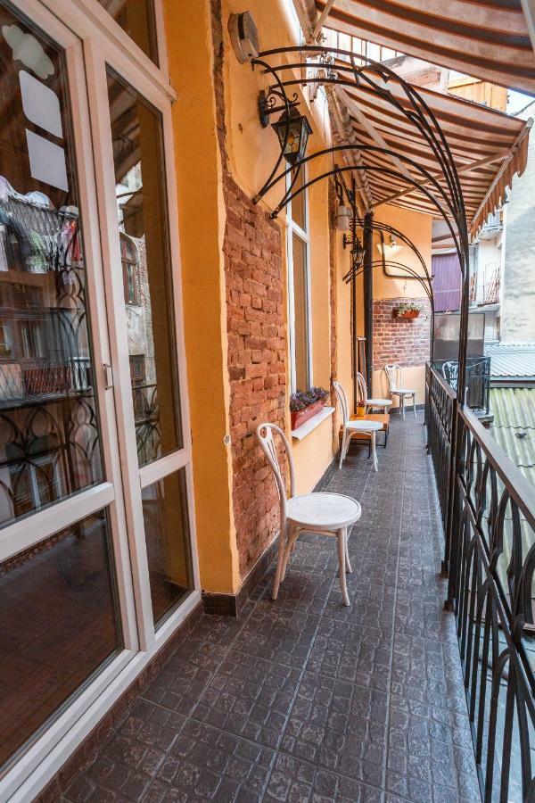 Ghostel - Medieval Hostel Lviv Ngoại thất bức ảnh