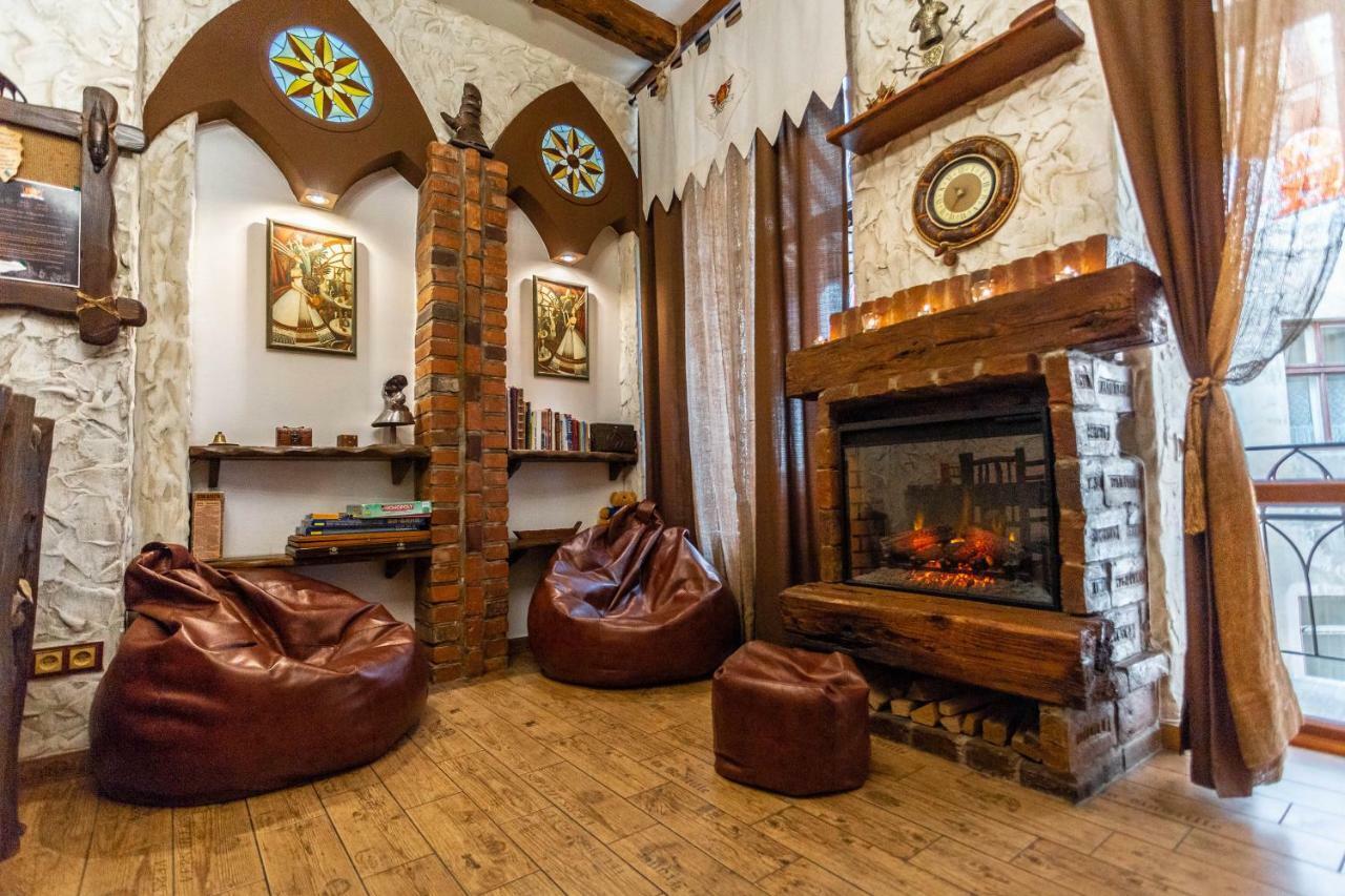 Ghostel - Medieval Hostel Lviv Ngoại thất bức ảnh