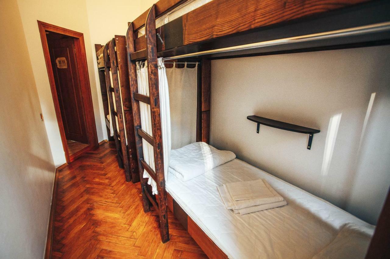 Ghostel - Medieval Hostel Lviv Ngoại thất bức ảnh