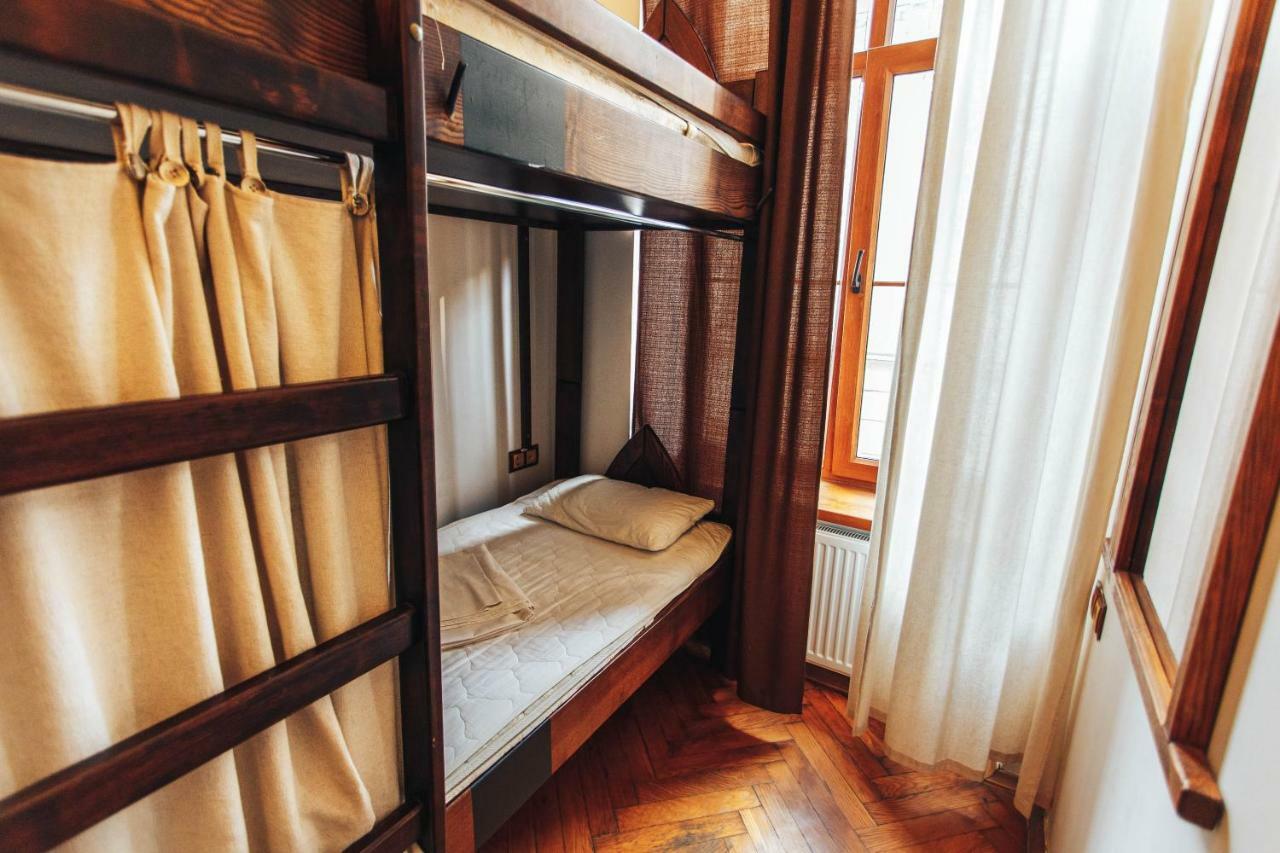 Ghostel - Medieval Hostel Lviv Ngoại thất bức ảnh