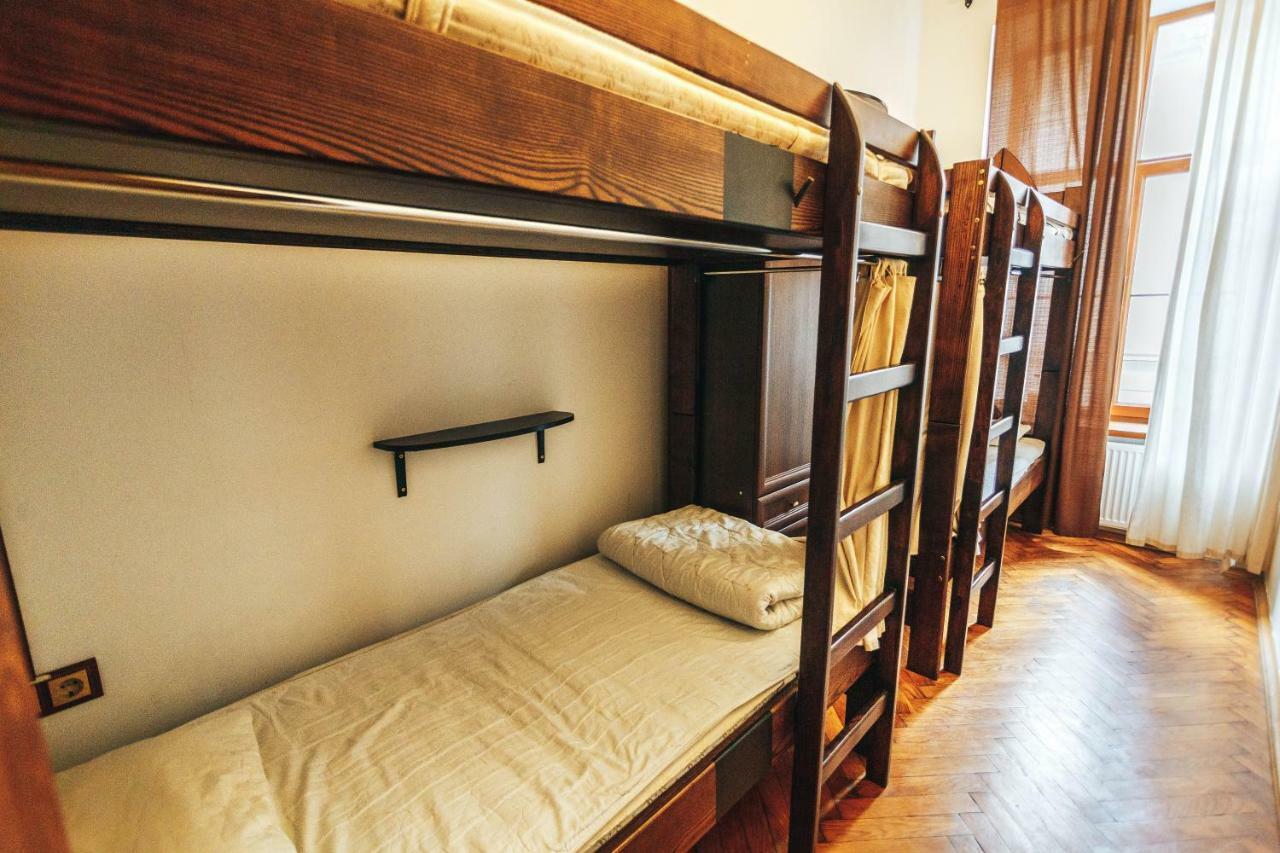Ghostel - Medieval Hostel Lviv Ngoại thất bức ảnh