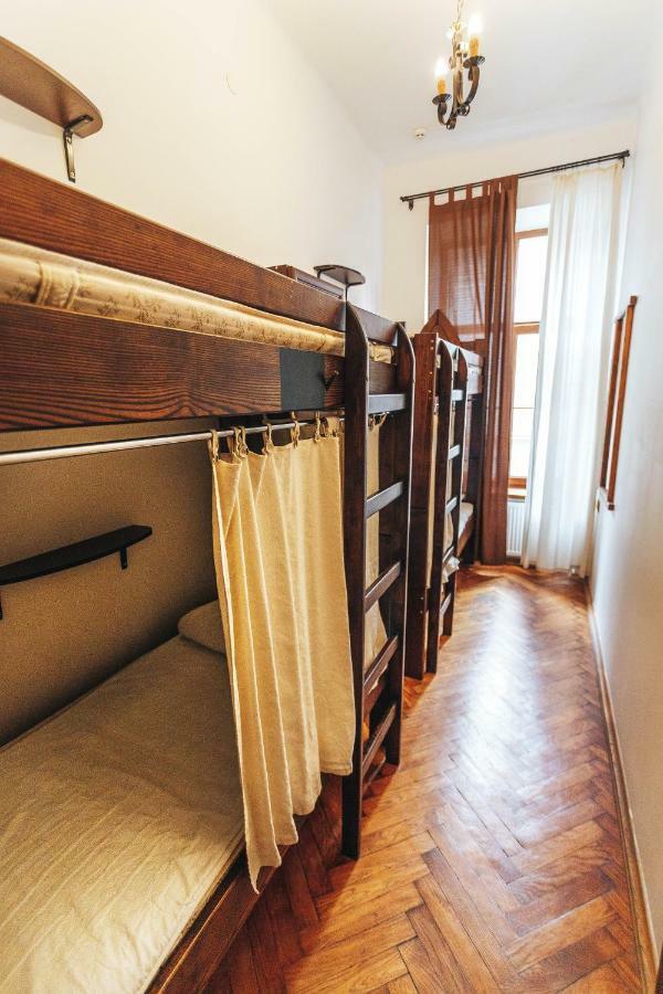 Ghostel - Medieval Hostel Lviv Ngoại thất bức ảnh