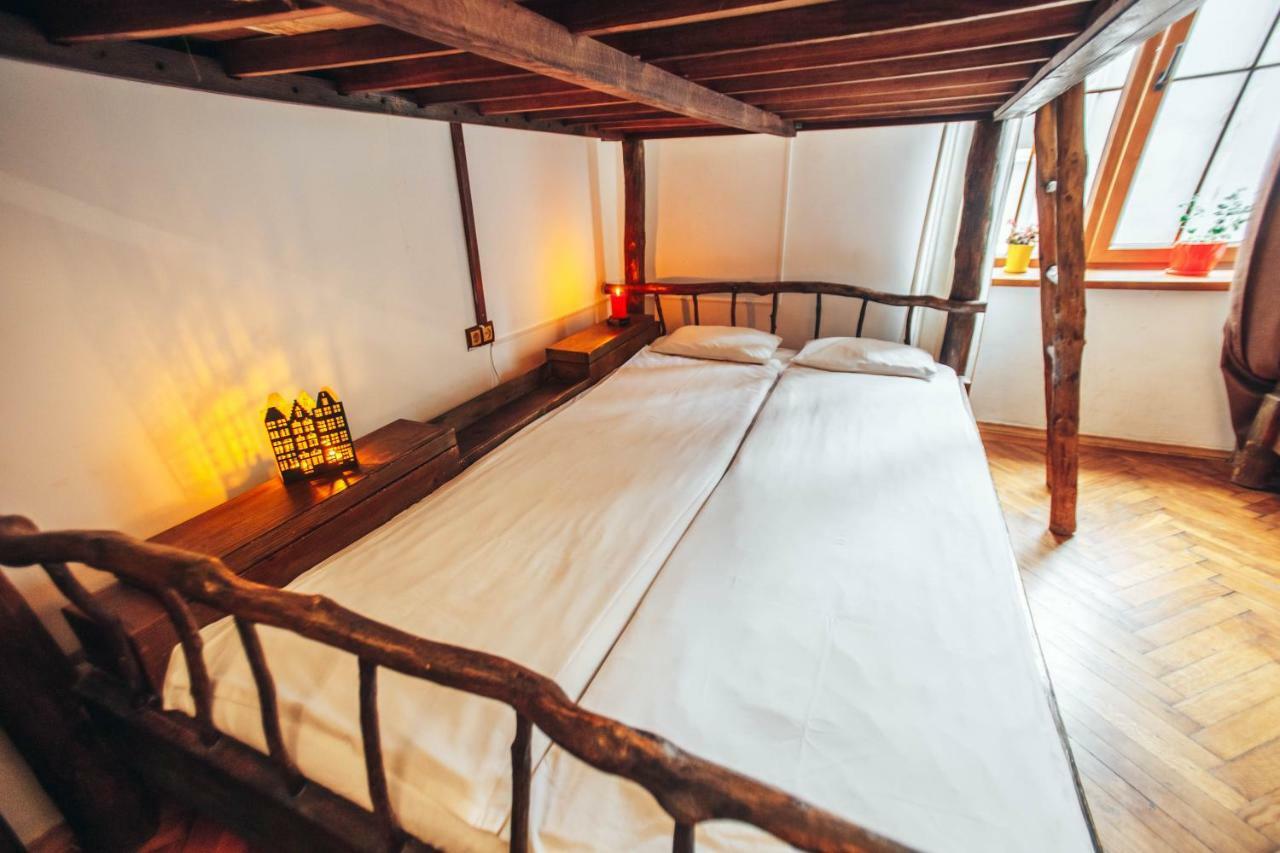 Ghostel - Medieval Hostel Lviv Ngoại thất bức ảnh