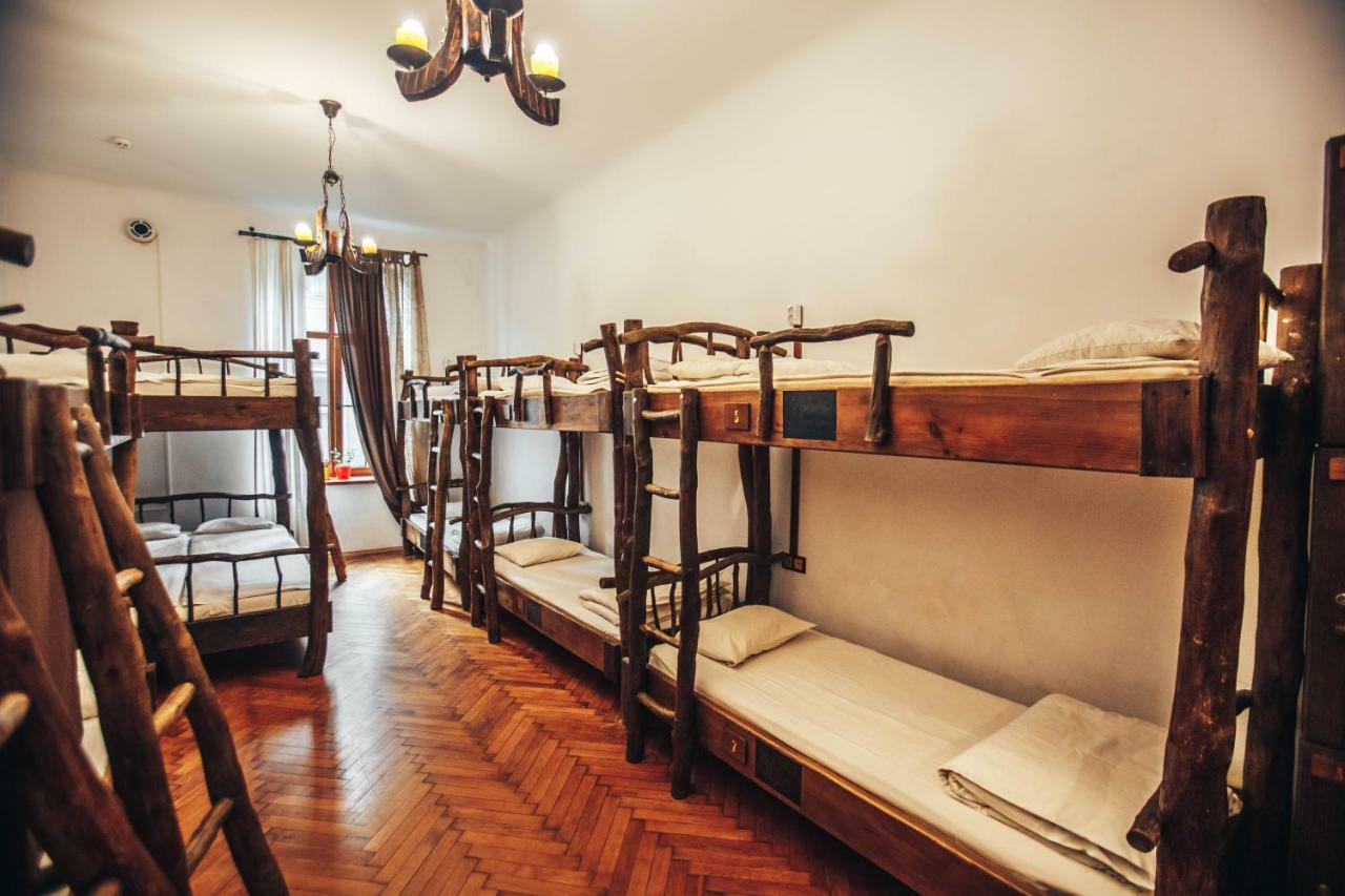 Ghostel - Medieval Hostel Lviv Ngoại thất bức ảnh