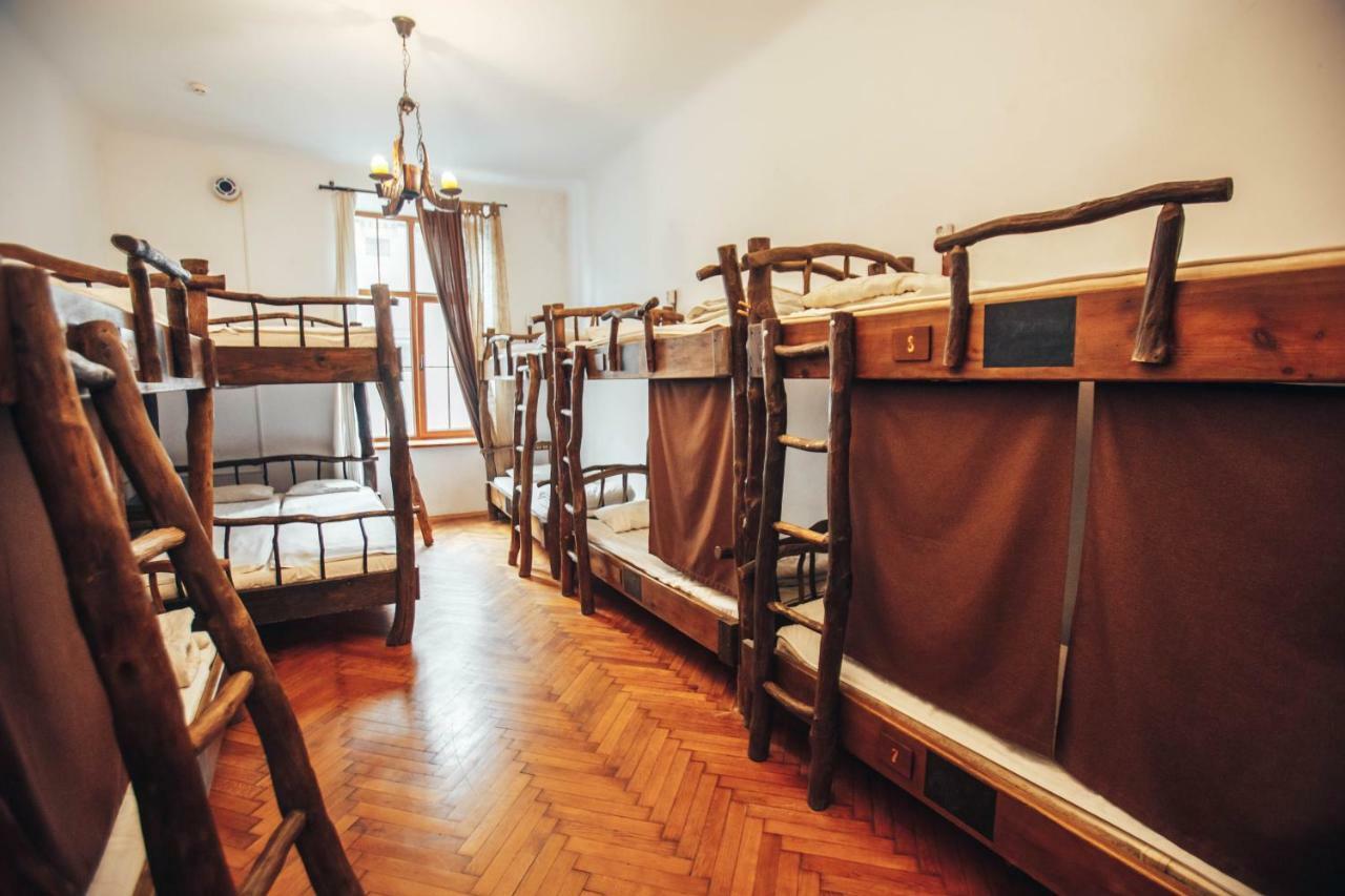 Ghostel - Medieval Hostel Lviv Ngoại thất bức ảnh