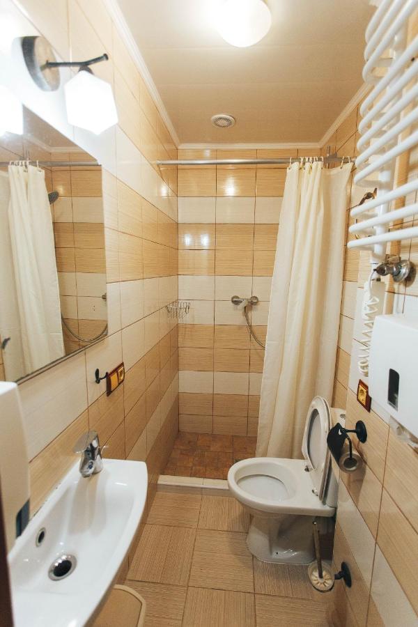 Ghostel - Medieval Hostel Lviv Ngoại thất bức ảnh
